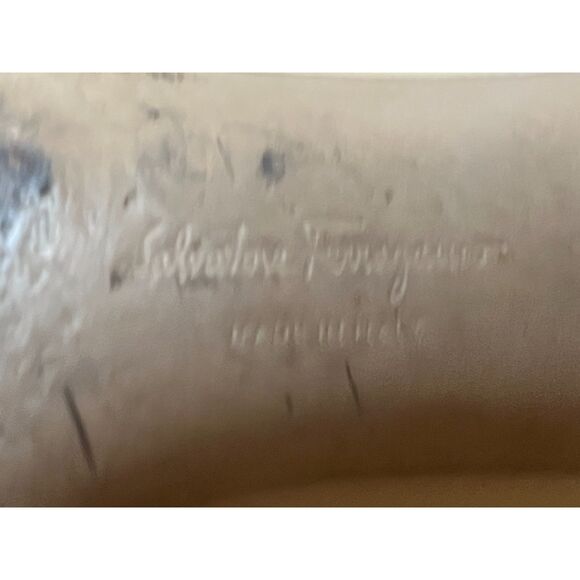 Salvatore Ferragamo Patent Cream Bow Slip On Low Heel Shoes   Women's Size 6.5 - Picture 6 of 10